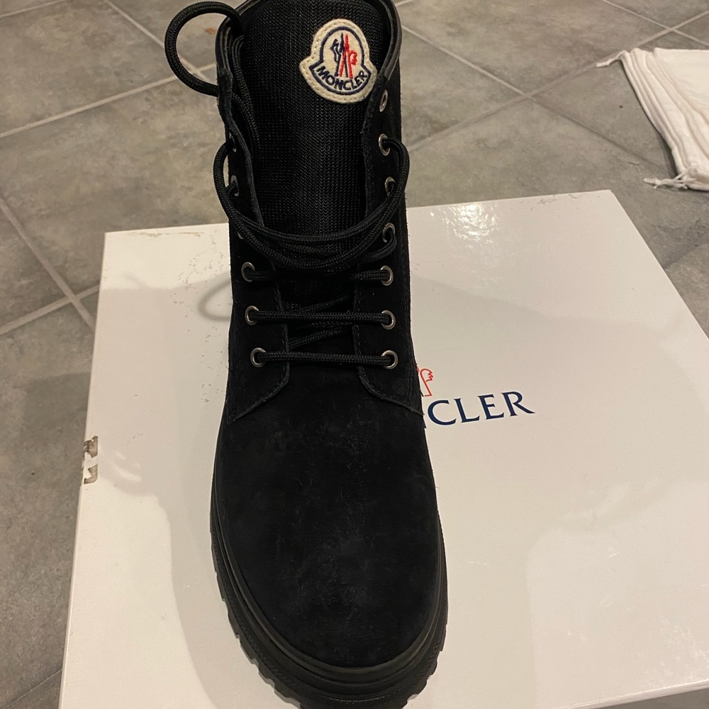 Moncler authentic Boots size 43EU